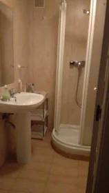 Quarto privado em calle Roncesvalles Villanueva de la Cañada, imagem 40 de 49