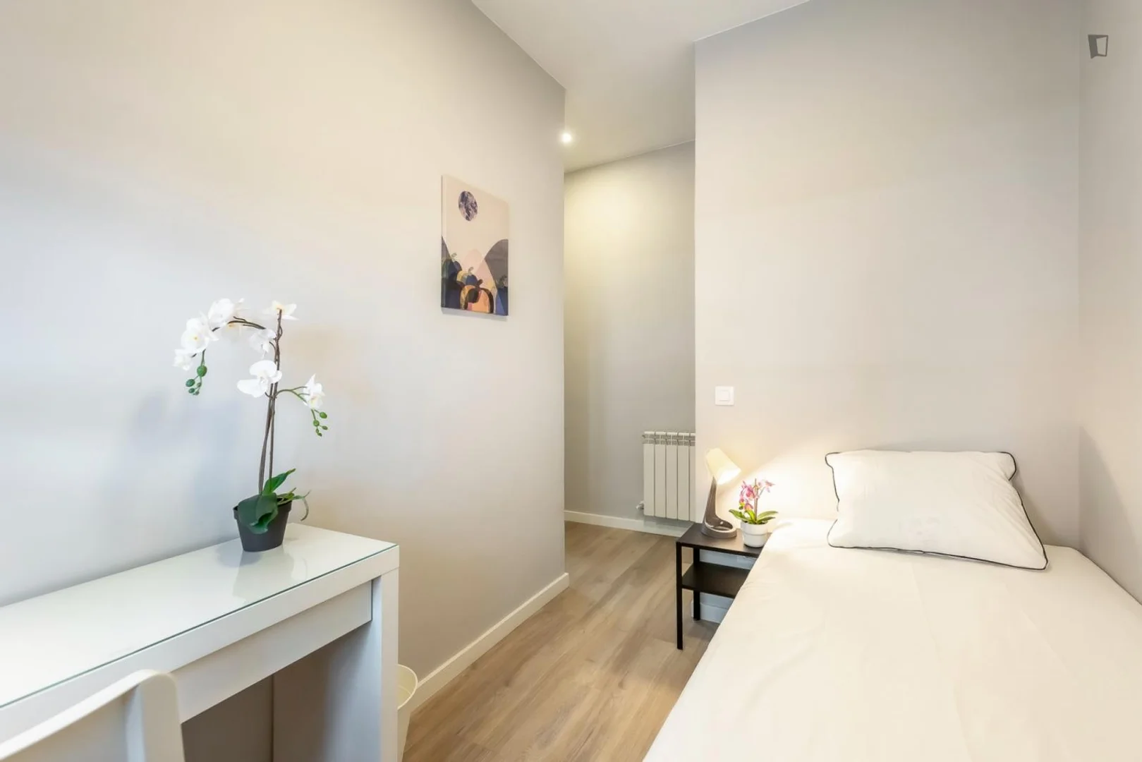 Zimmer in Studentenwohnung in  zu vermieten, voll möbliert