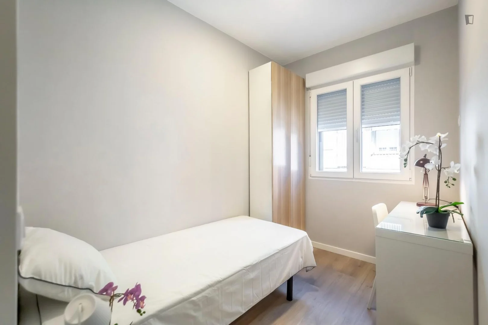 Komfortables und geräumiges Studentenzimmer in 