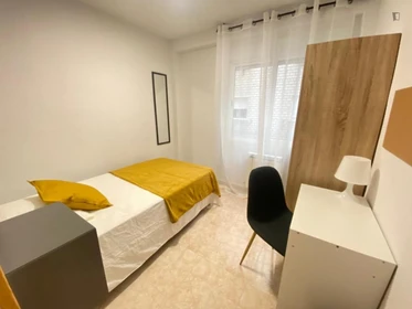 Móstoles de çift kişilik yataklı kiralık oda