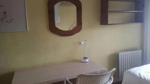 Quarto para alugar num apartamento partilhado em Villanueva De La Cañada
