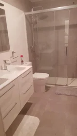 Quarto privado em Calle Jaralon, imagem 15 de 19