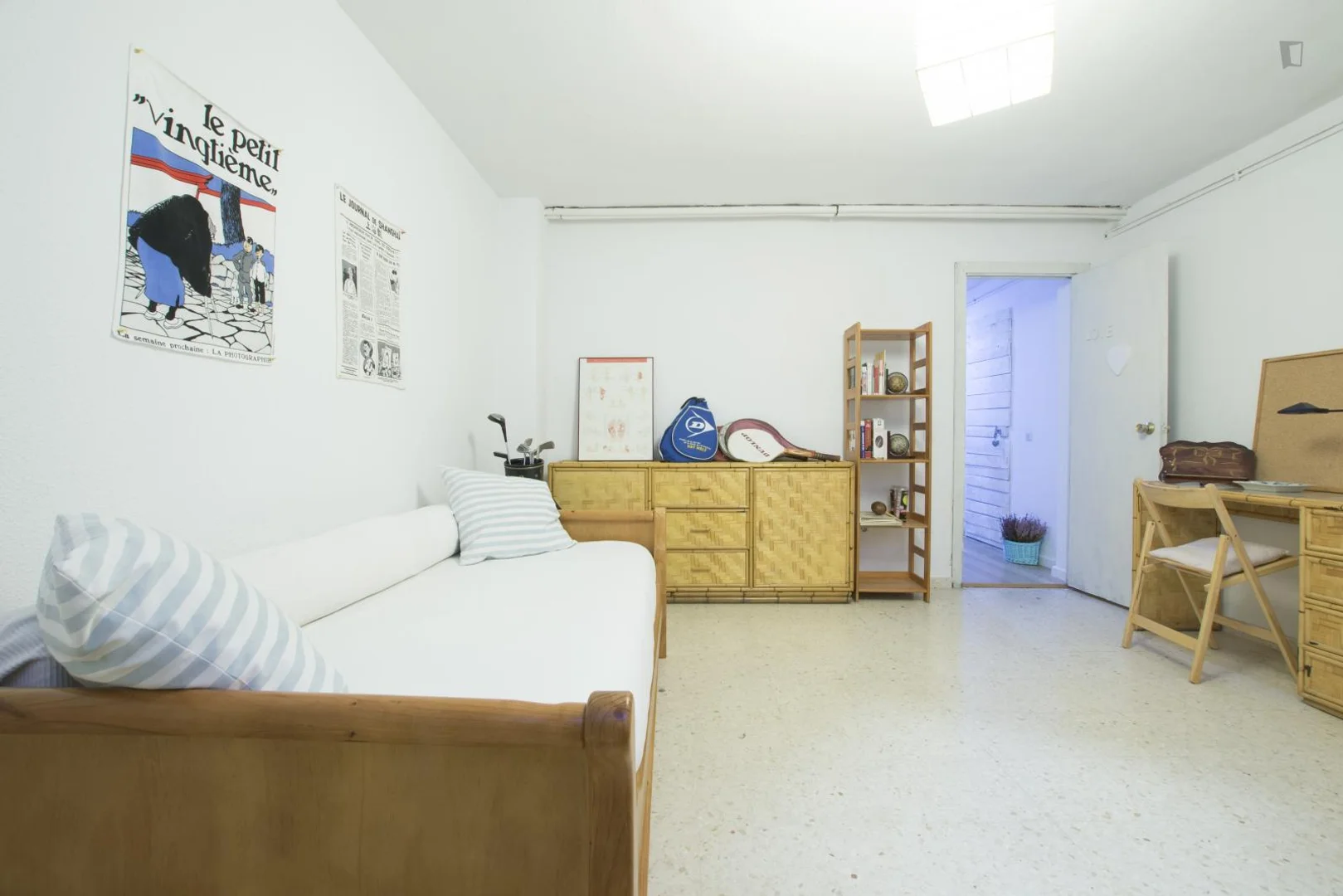 Stanza funzionale per studenti perfetta per studiare a