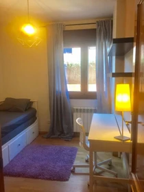 Renting rooms by the month in Boadilla Del Monte