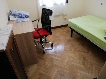Quarto privado em Calle Torrelaguna, imagem 1 de 6
