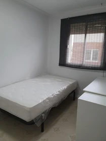 Sabadell de çift kişilik yataklı kiralık oda
