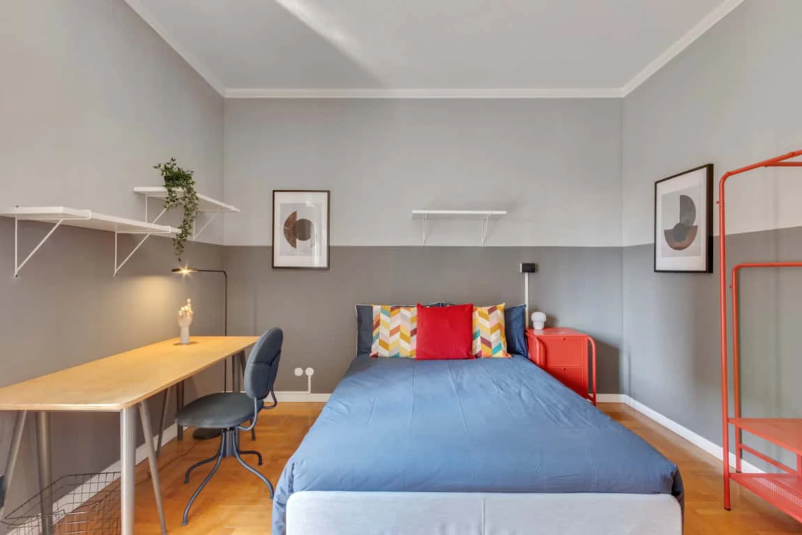 Quarto acolhedor para estudantes disponível em