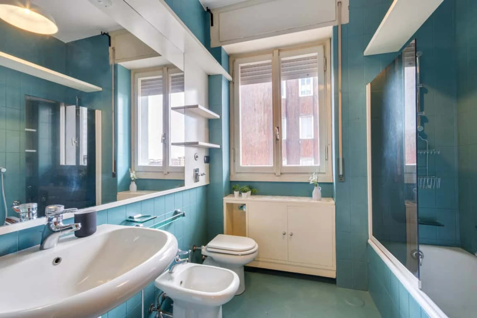 Quarto para alugar em apartamento de estudantes em , totalmente mobilado