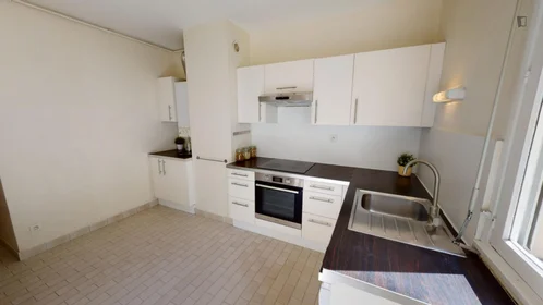 Private room at rue des Emeraudes, image 9 of 17