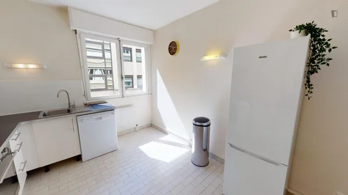 Private room at rue des Emeraudes, image 10 of 17