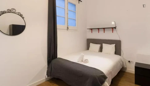 Habitación privada muy luminosa en Barcelona