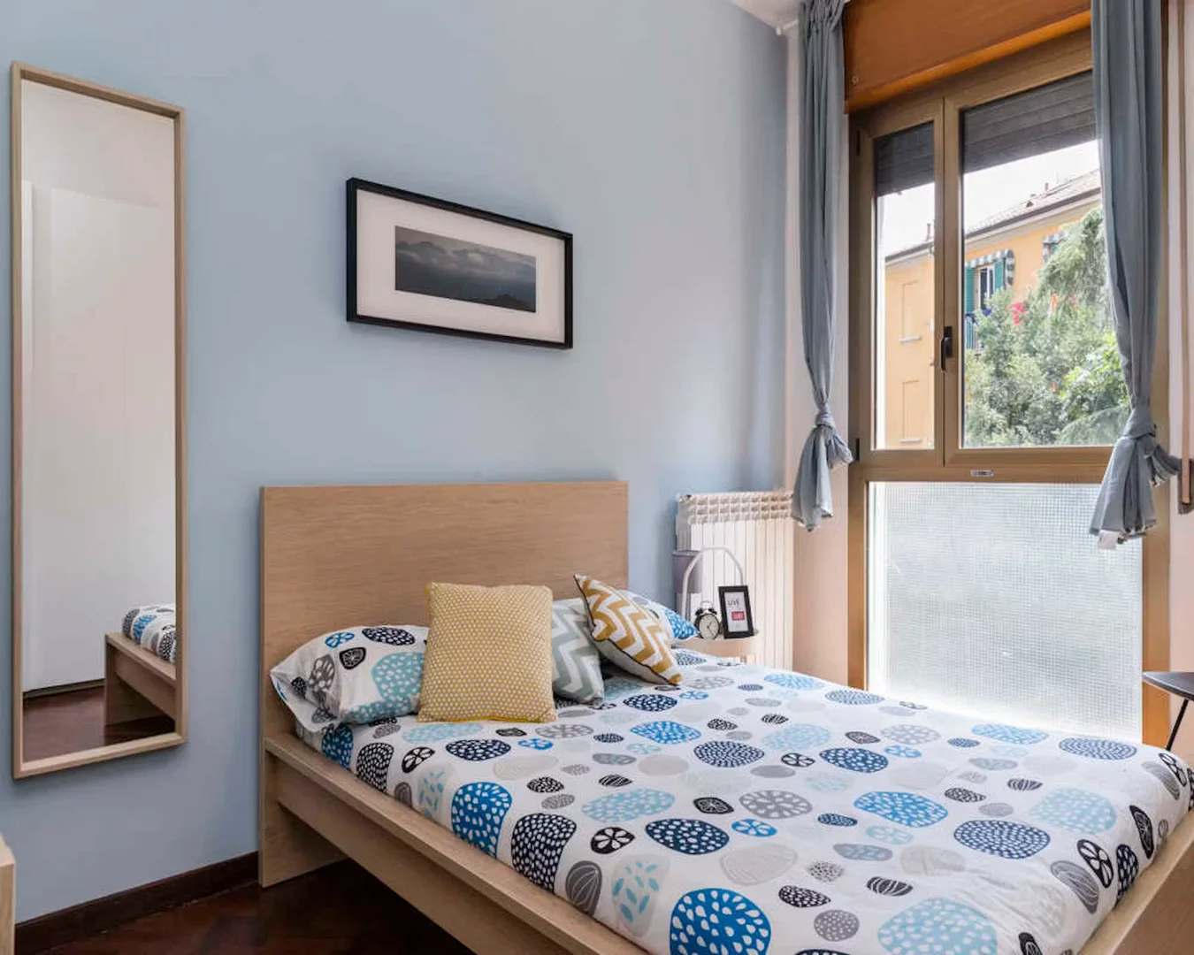 Cozy room for students available in