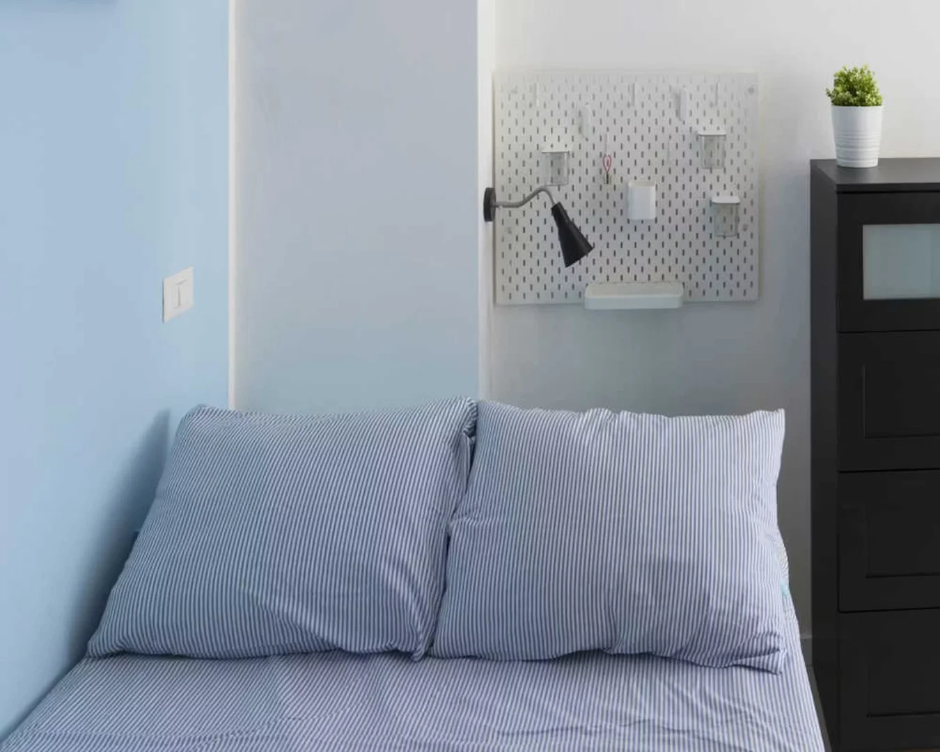 Quarto amigo do estudante em  com comodidades modernas
