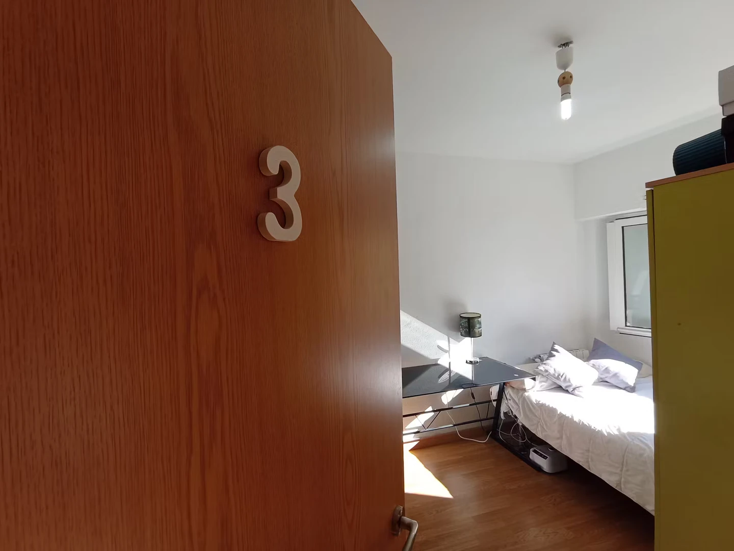 Mehrbettzimmer in 3-Zimmer-Wohnung valencia