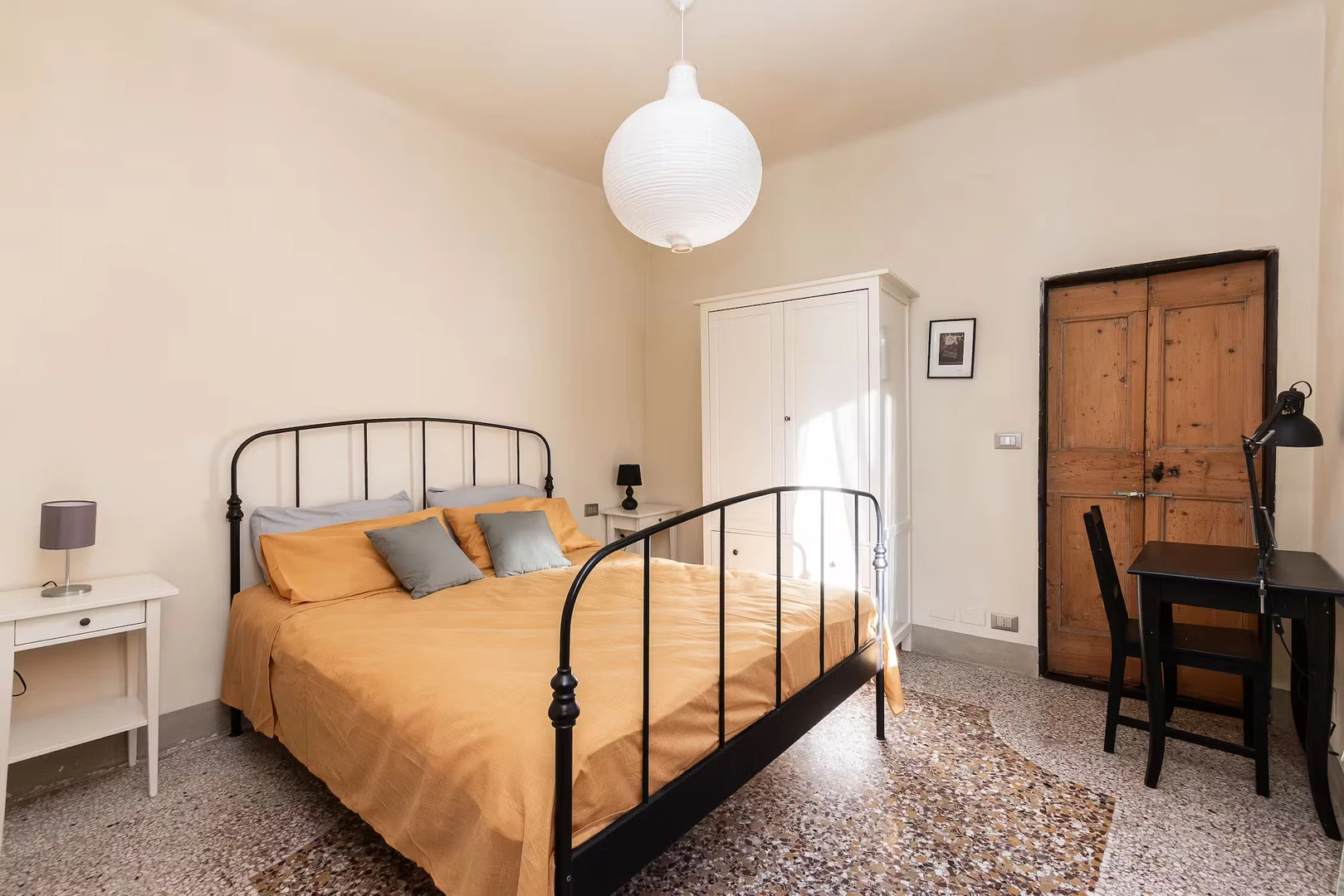 Two bedroom accommodation in Genoa