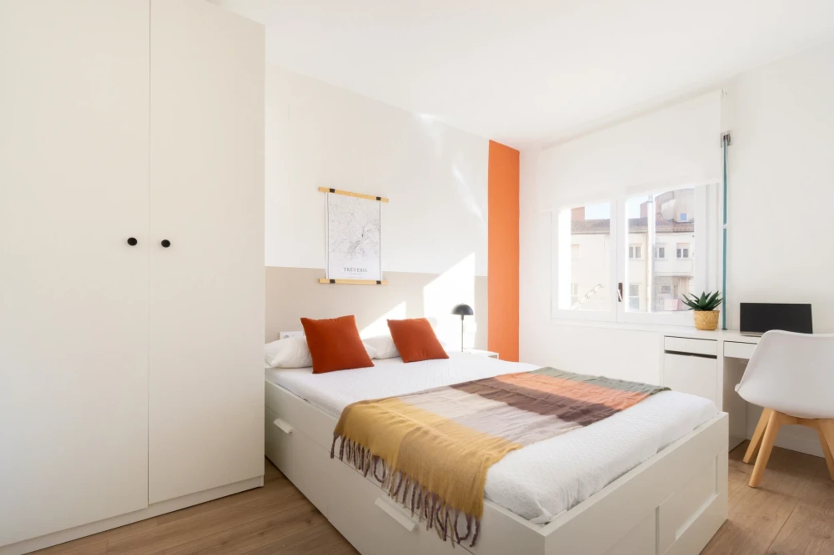 Helles Privatzimmer in girona