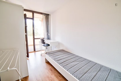 Zimmer mit Doppelbett zu vermieten Dusseldorf