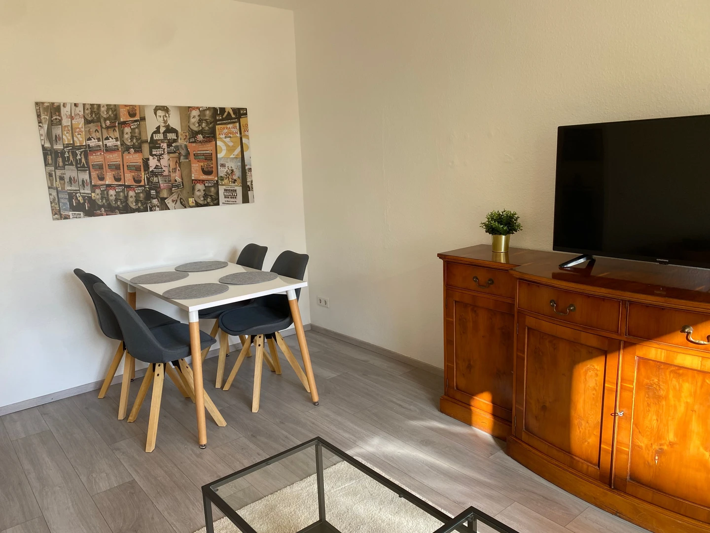 Renting rooms by the month in Aachen