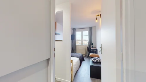 Quarto privado em 97 avenue du Hazay, imagem 20 de 23
