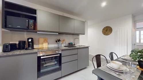 Quarto privado em 97 avenue du Hazay, imagem 8 de 23