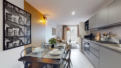 Quarto privado em 97 avenue du Hazay, imagem 1 de 28