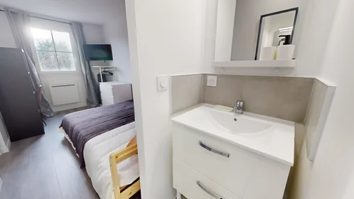 Quarto privado em 97 avenue du Hazay, imagem 27 de 28