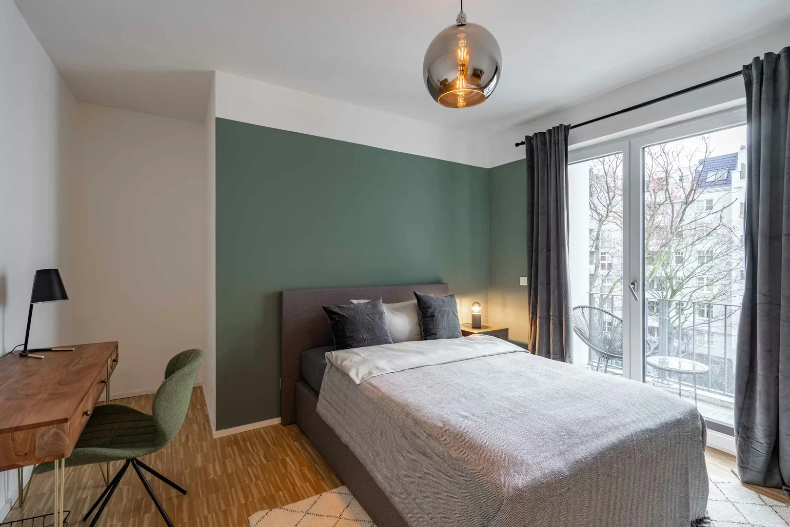 位于的学生公寓，配有学习区域和共用设施