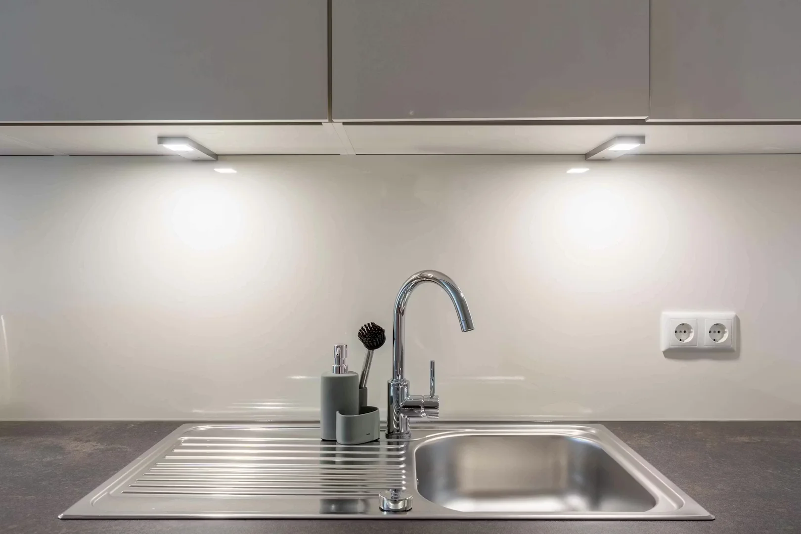 位于的学生公寓，明亮通风，交通便利