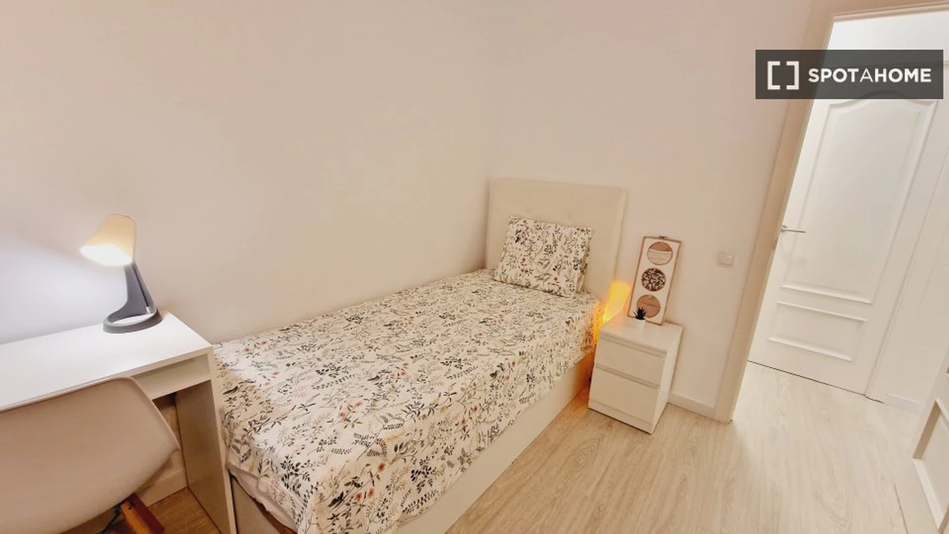 Pokój do wynajęcia z podwójnym łóżkiem w Cerdanyola Del Vallès