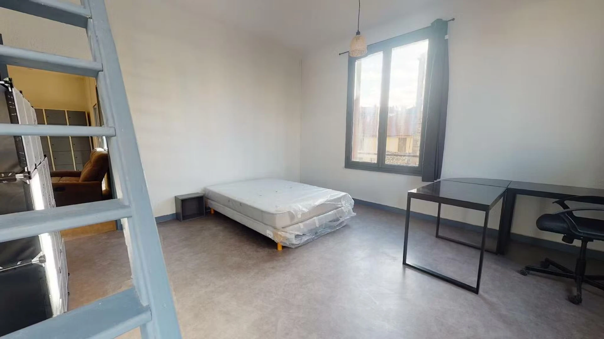 Room for rent with double bed Clermont-ferrand