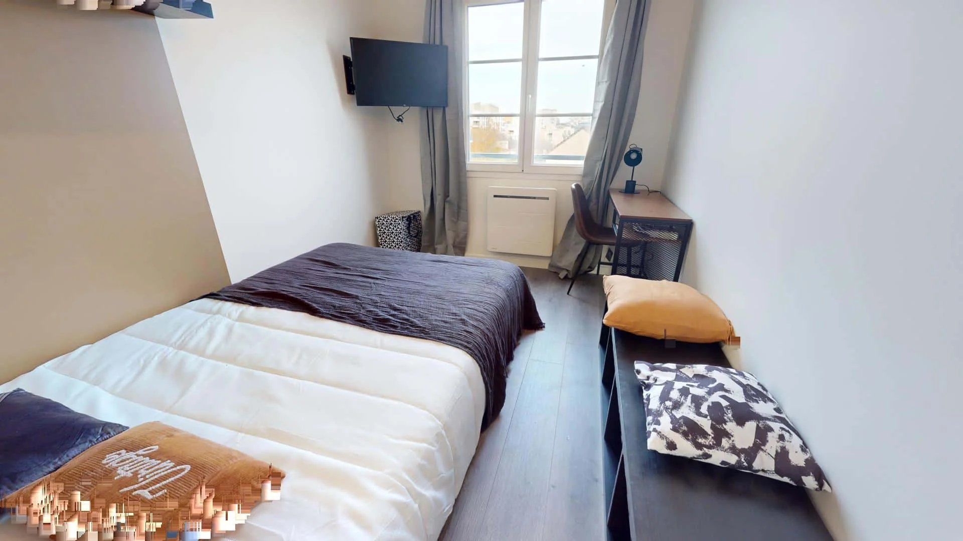 Chambre abordable pour les étudiants avec un bon éclairage dans 