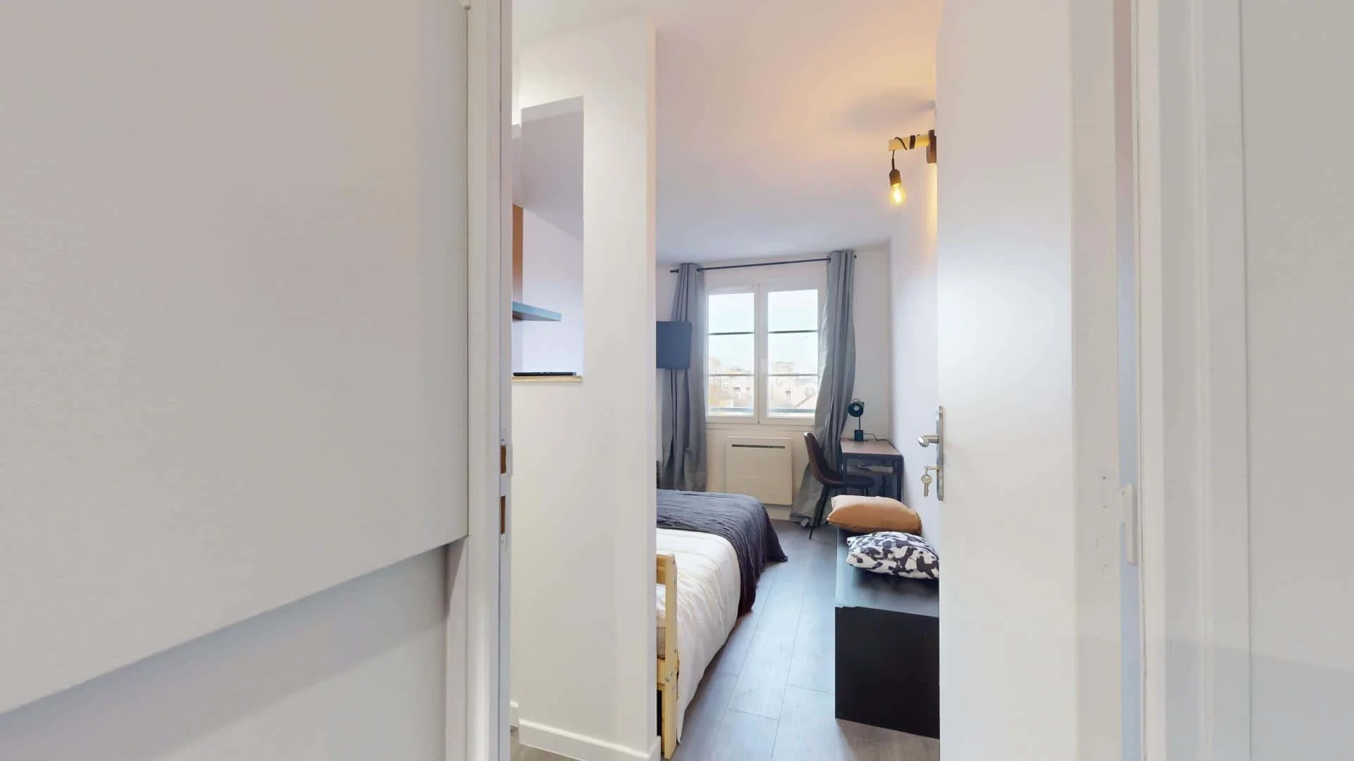 Chambre confortable pour étudiants disponible dans 
