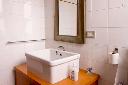 Logement entier à Via Giuseppe Meda, image 20 de 28
