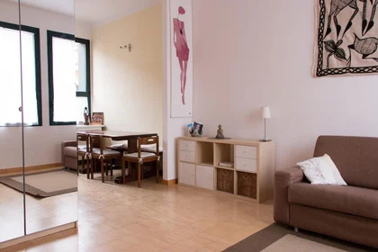 Logement entier à Via Giuseppe Meda, image 10 de 28