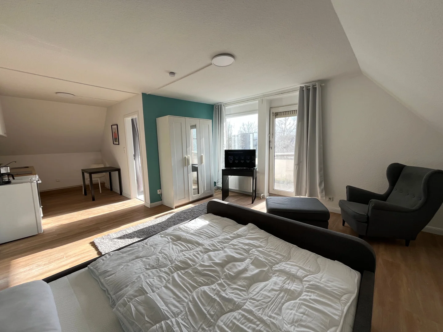 Quarto para alugar em apartamento de estudantes em , totalmente mobilado