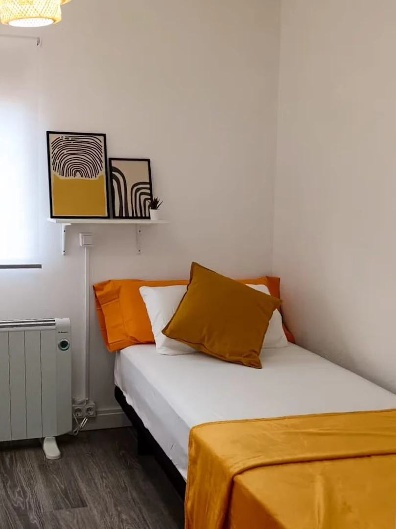 Zimmer mit Doppelbett zu vermieten tarragona