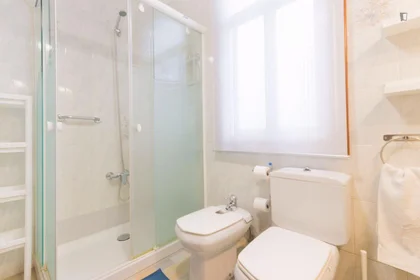 Chambre privée à calle Huertas De la Villa, image 15 de 24