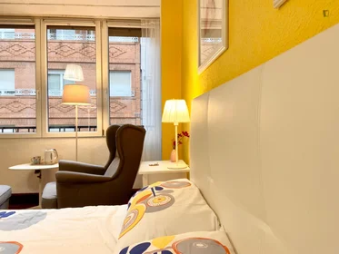 Chambre privée à calle Huertas De la Villa, image 6 de 24