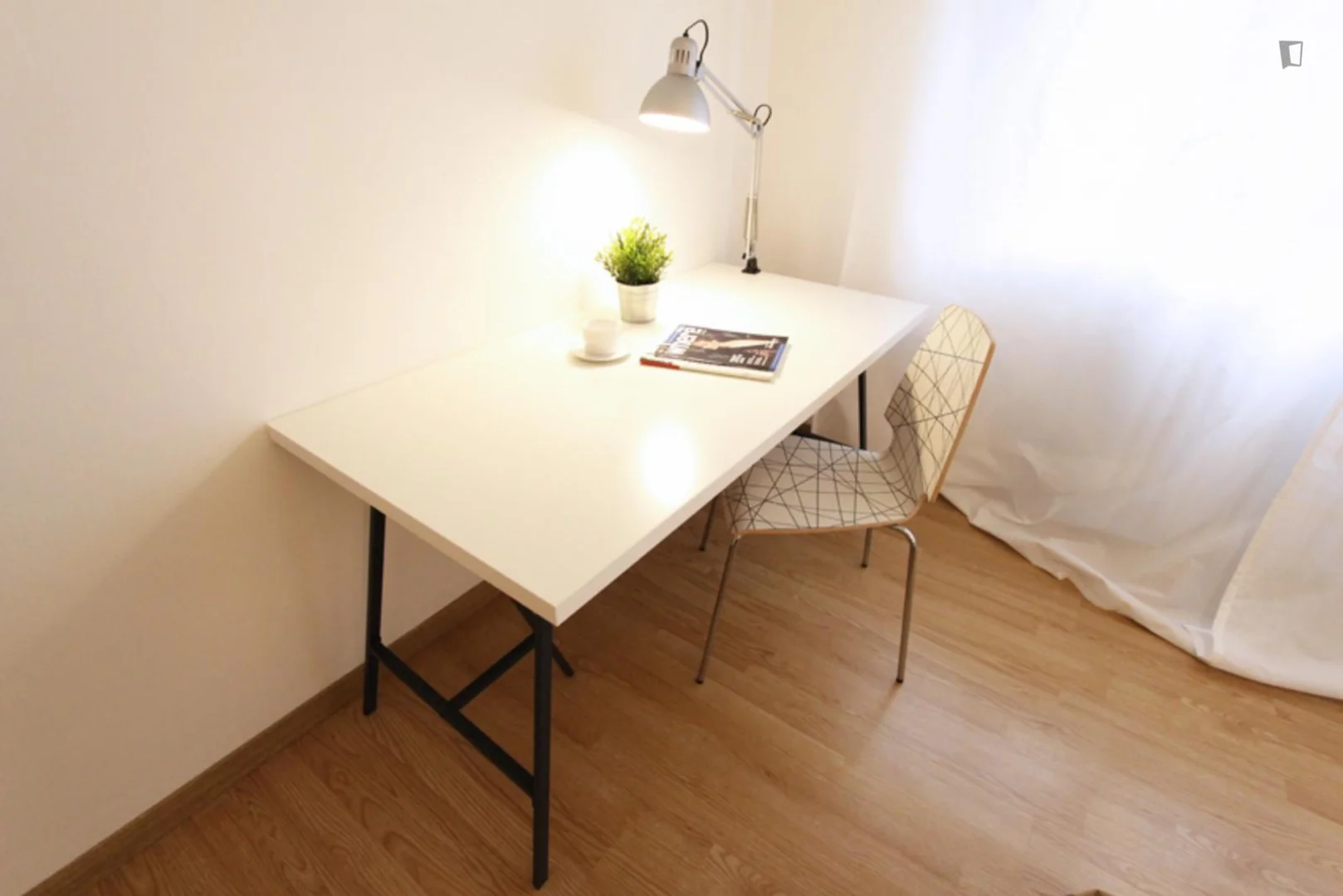 Habitación para estudiantes en  con área de estudio y facilidades compartidas