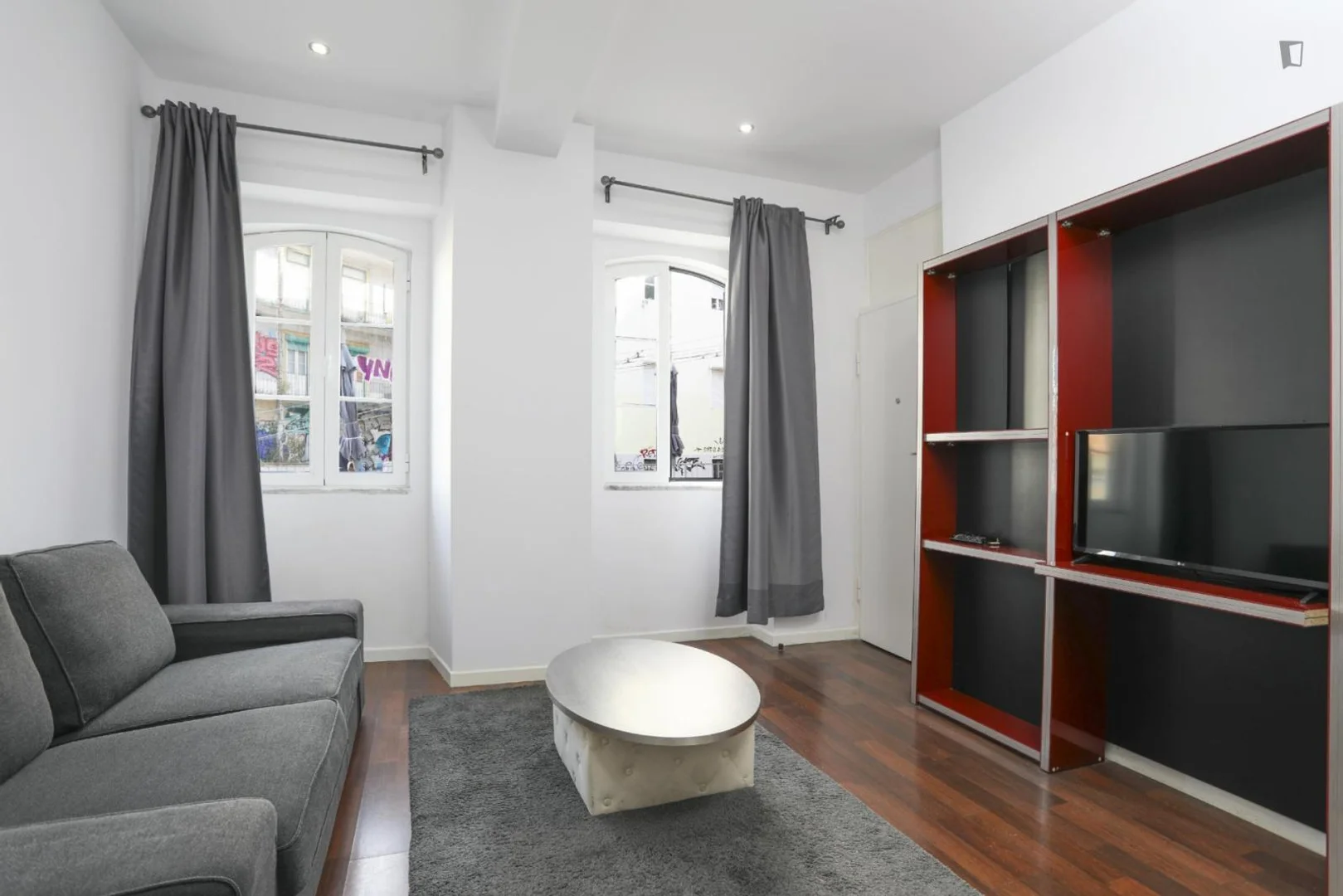 Minimalistisches Studentenstudio in  mit effizientem Grundriss