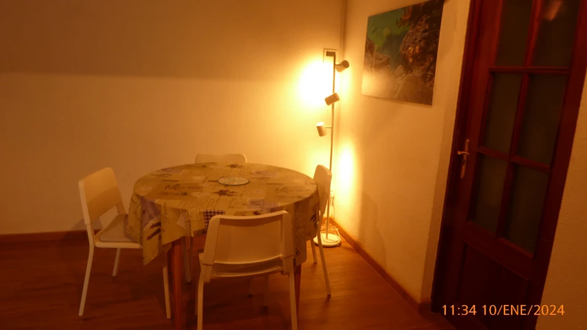 Renting rooms by the month in Lleida