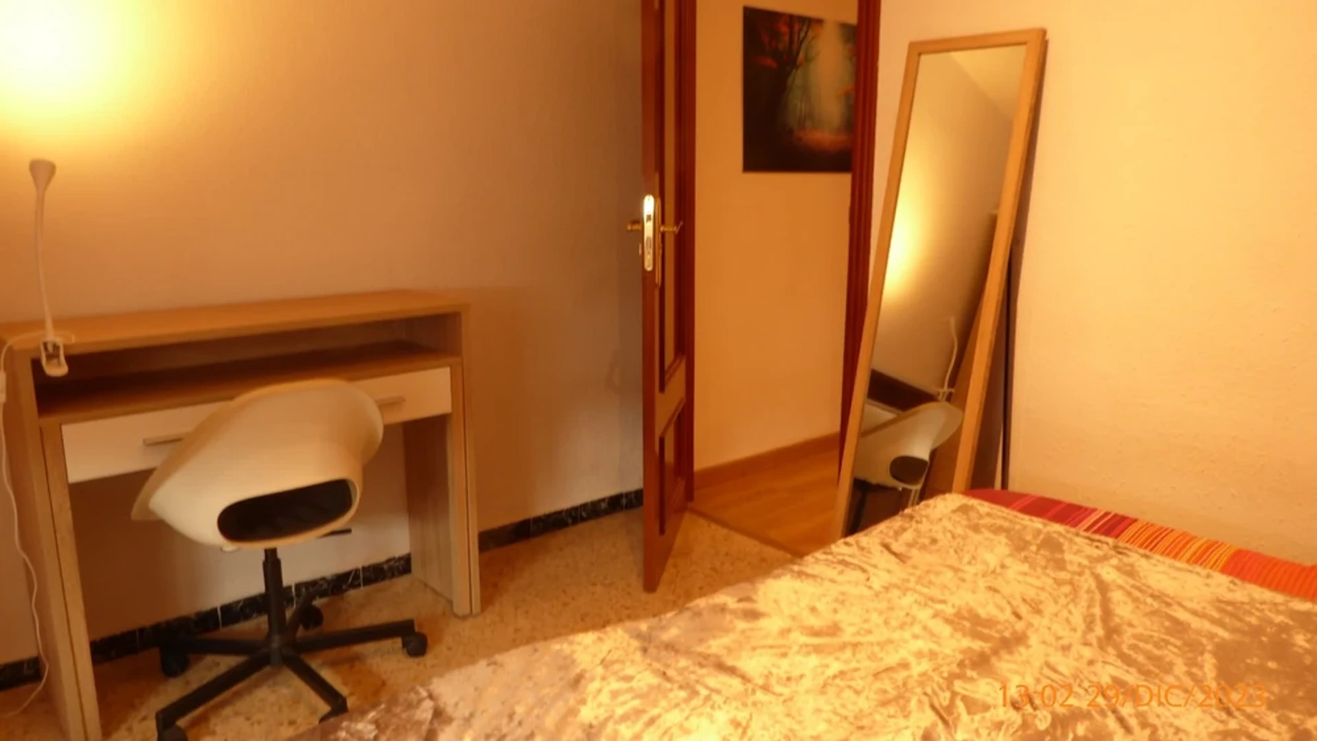 Lleida de çift kişilik yataklı kiralık oda