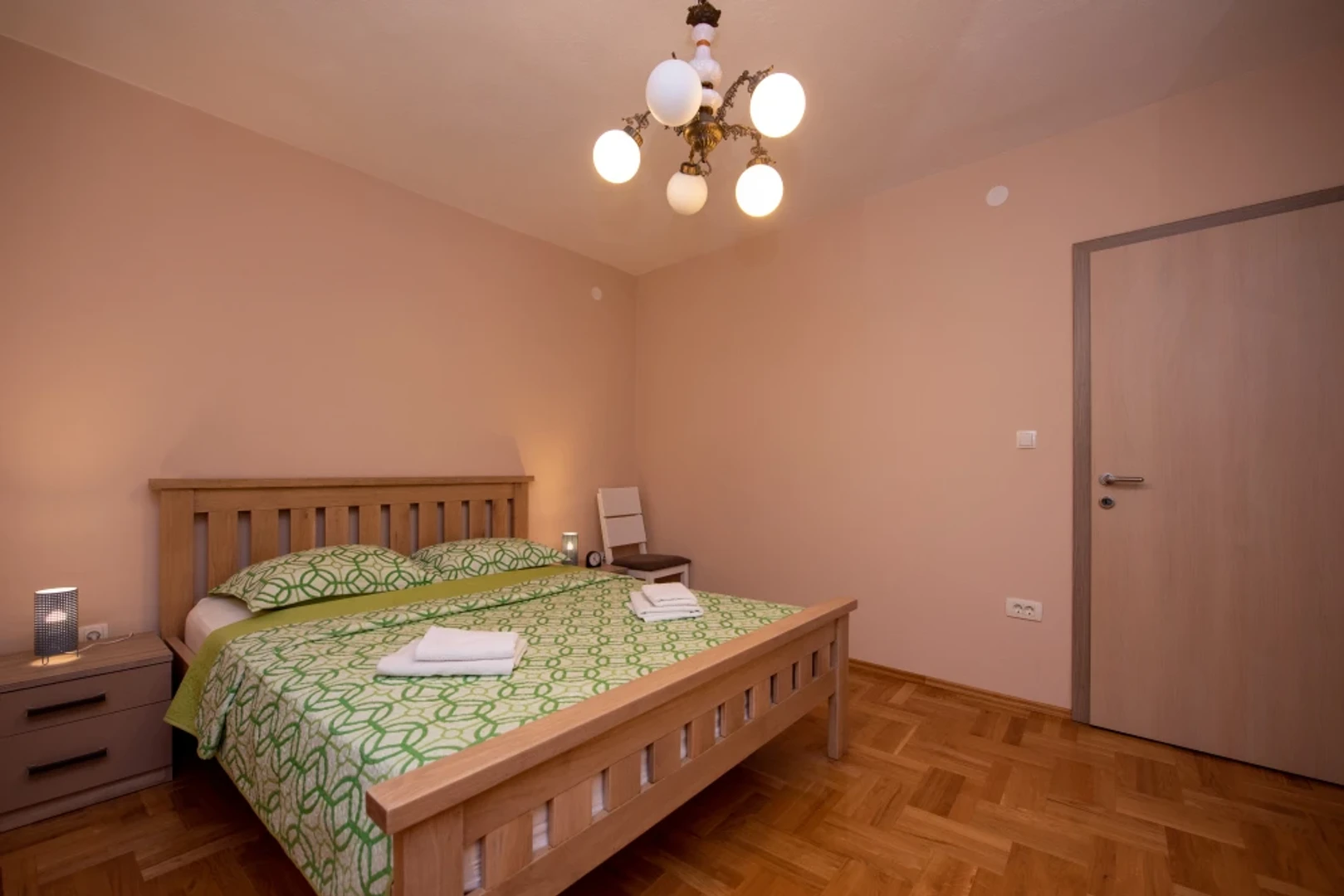 Alojamiento con 3 habitaciones en Split