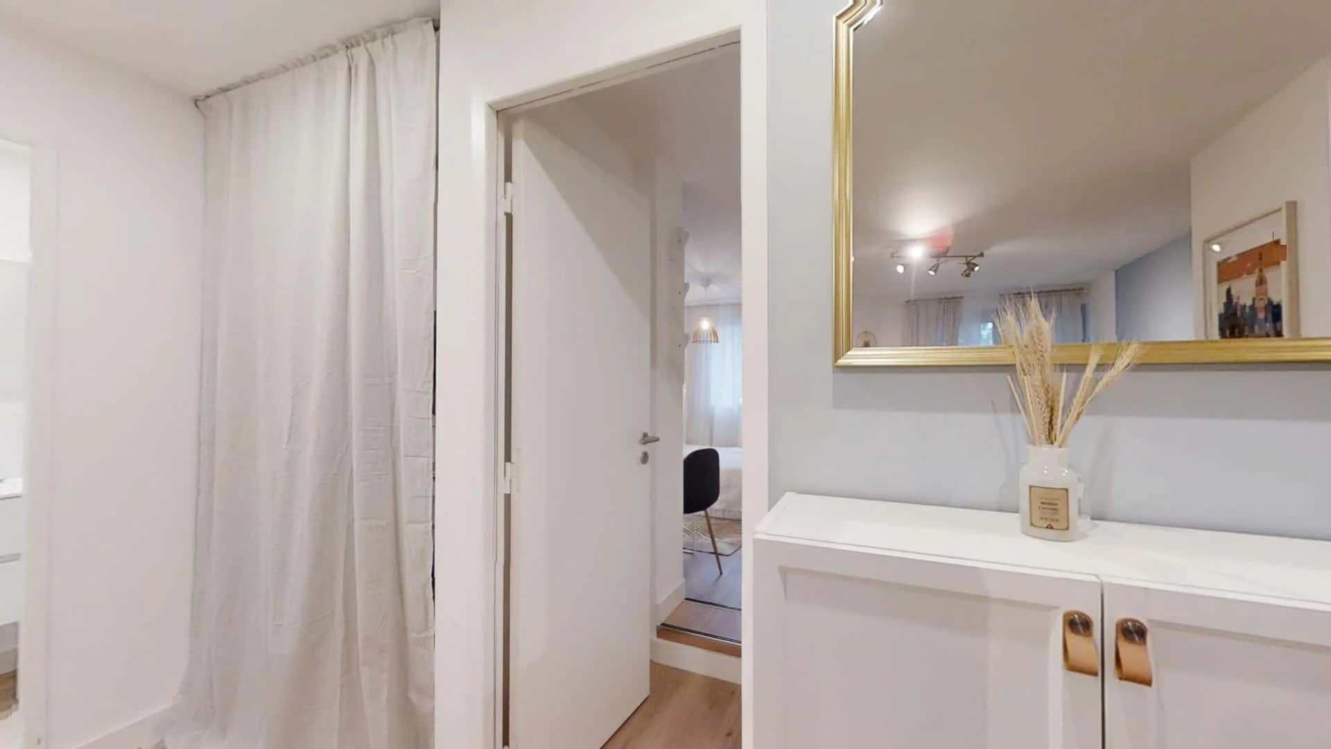 Habitación acogedora para estudiantes disponible en 