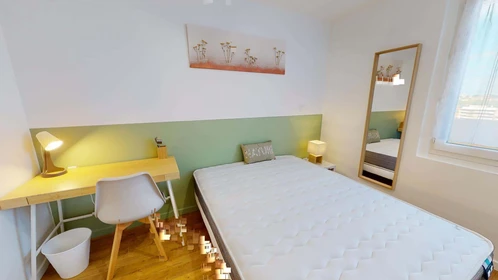 Özel oda konumu 115 Rue Bonnat, 31400 Toulouse, France, 2 19 görüntüsü