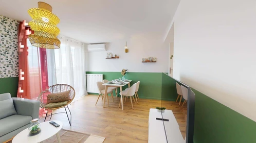 Özel oda konumu 115 Rue Bonnat, 31400 Toulouse, France, 15 19 görüntüsü