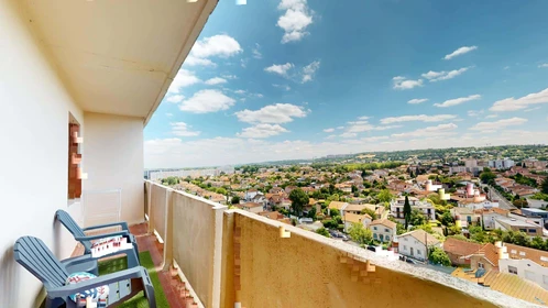 Özel oda konumu 115 Rue Bonnat, 31400 Toulouse, France, 10 19 görüntüsü