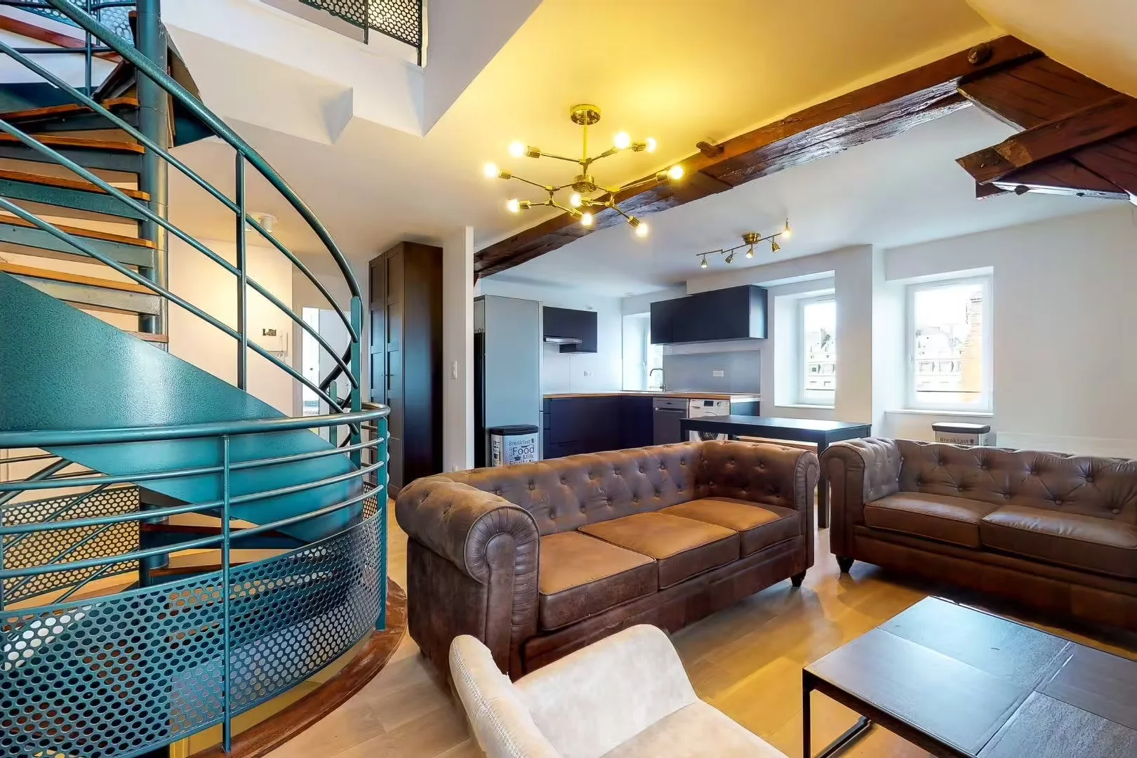 Chambre confortable pour étudiants disponible dans 