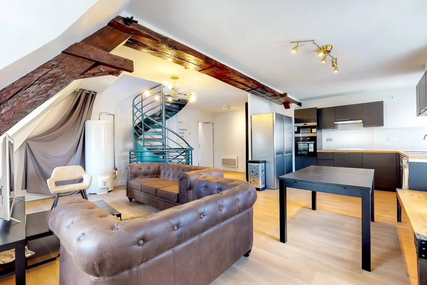 Chambre d'étudiant confortable et spacieuse dans 