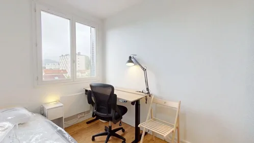 Quarto privado em Rue de l'Industrie, , imagem 3 de 10